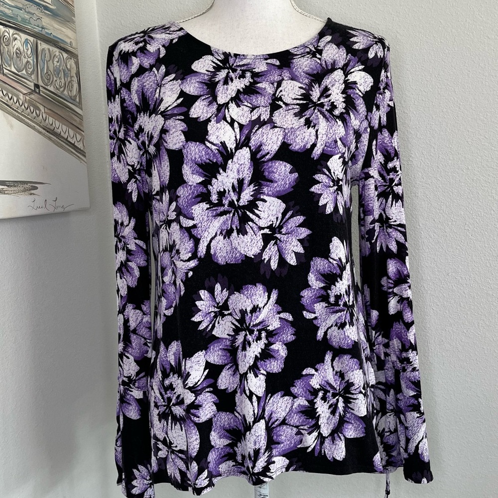 WHITE HOUSE BLACK MARKET Purple & White Floral Bell Sleeve Knit Top | Medium